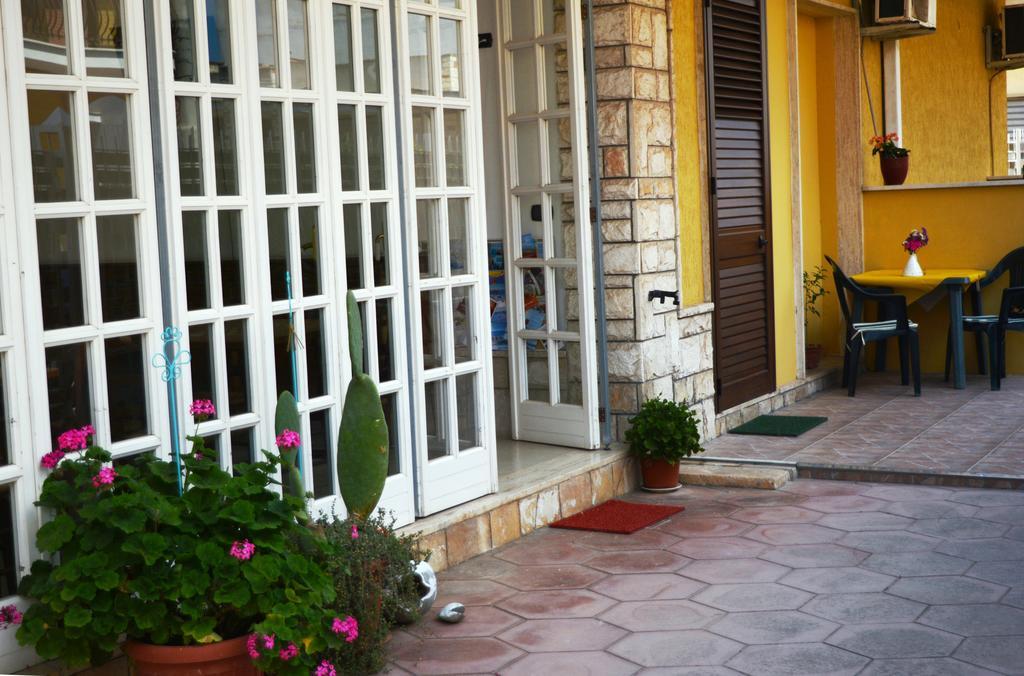 Villa Felice Porto Cesareo Exteriör bild
